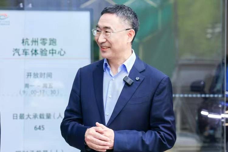 姜文新片《你行！你上！》新预告 没有你真不行